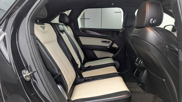 Used 2019 Bentley Bentayga AWD/4WD image 21