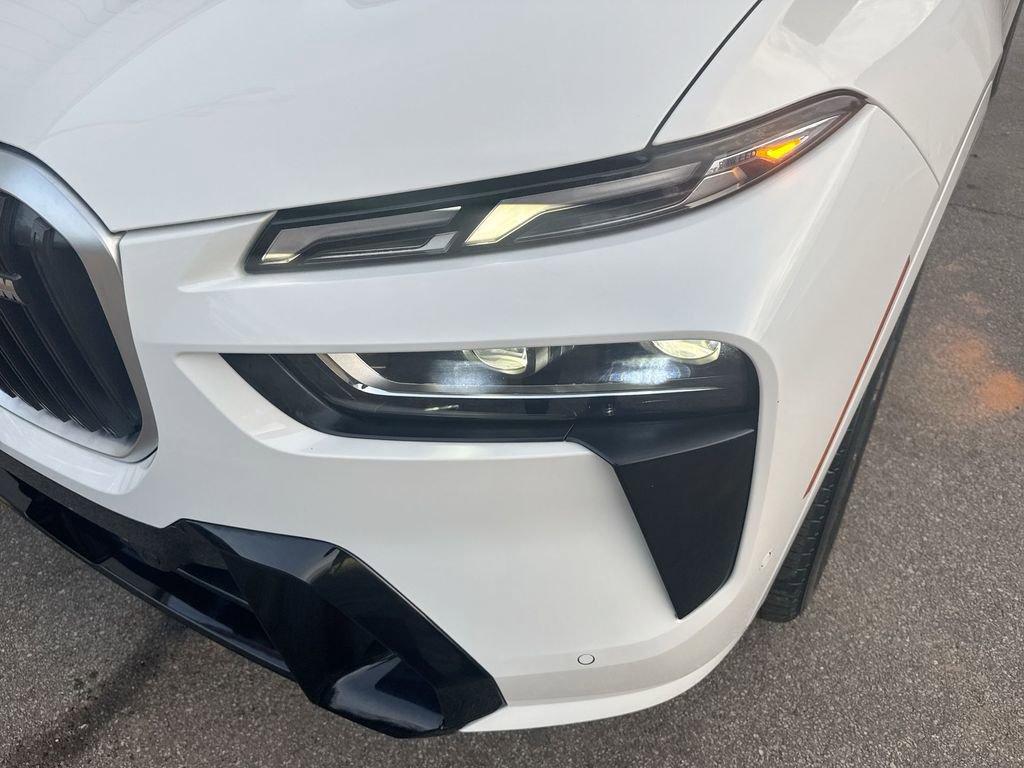 Used 2023 BMW X7 M60i image 10