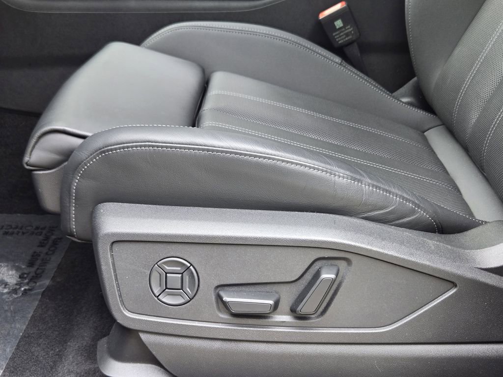Certified 2025 Audi Q5 Premium Plus w/ Premium Plus AWD/4WD image 31