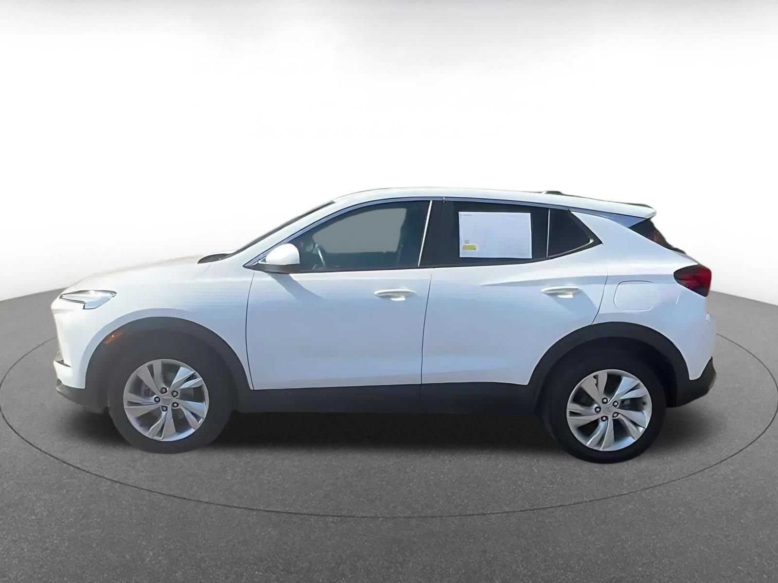 Used 2025 Buick Encore GX Preferred FWD image 9