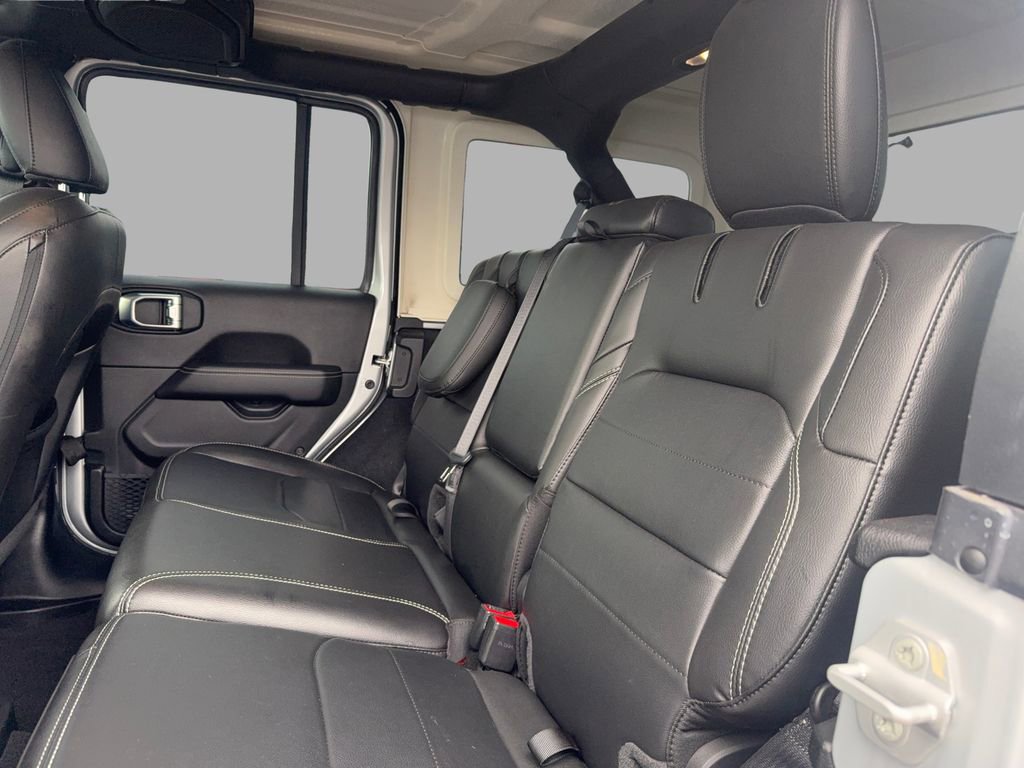 Used 2023 Jeep Wrangler Unlimited Sahara image 22