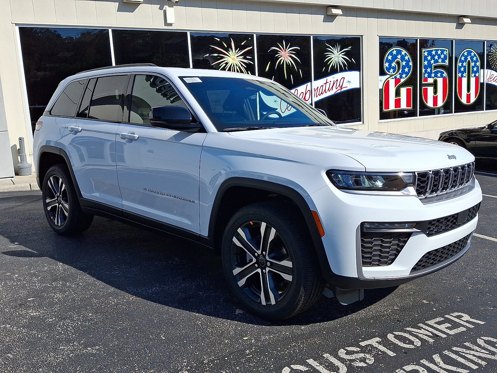 New 2027 Jeep Grand Cherokee Limited AWD/4WD image 2