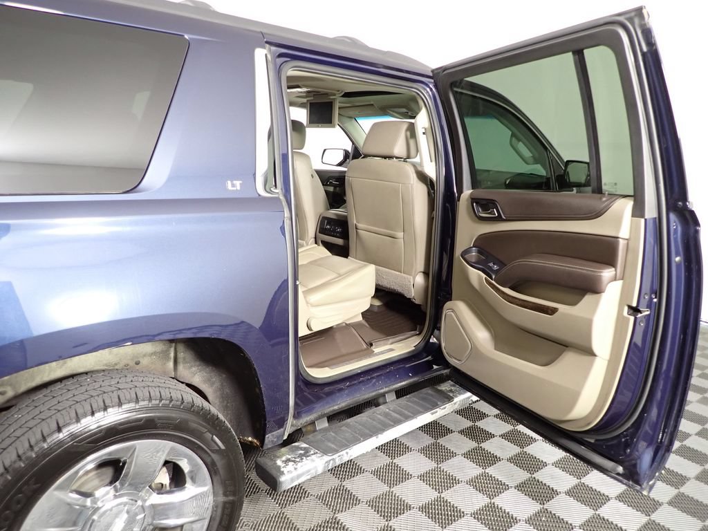 Used 2018 Chevrolet Suburban LT w/ LT Signature Package AWD/4WD image 36