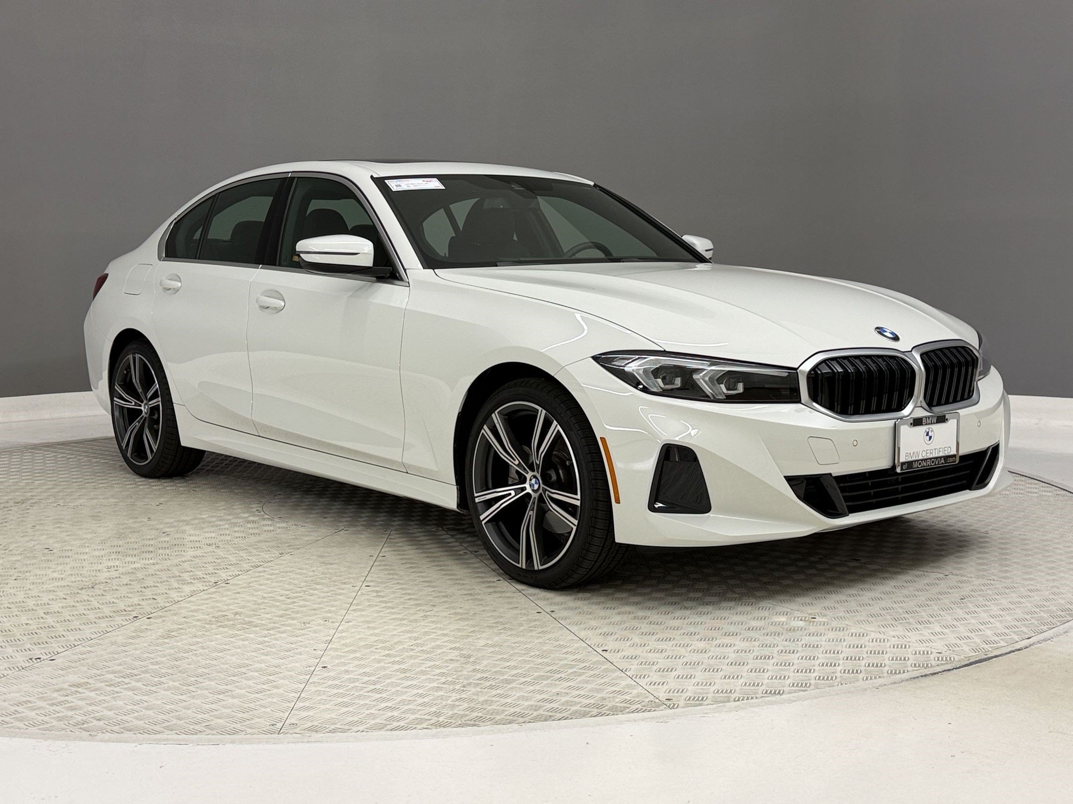 Certified 2024 BMW 330i Sedan w/ Convenience Package RWD image 7