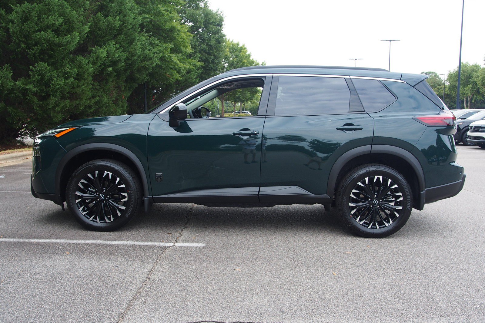 New 2026 Nissan Rogue Dark Armor FWD image 4