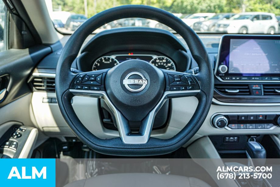 Used 2025 Nissan Altima 2.5 SV FWD image 27