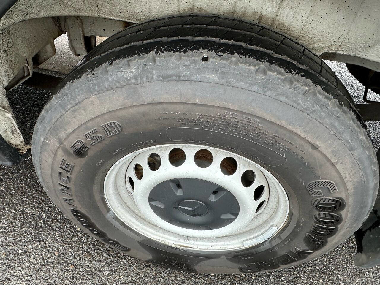 Used 2011 Mercedes-Benz Sprinter 2500 image 20