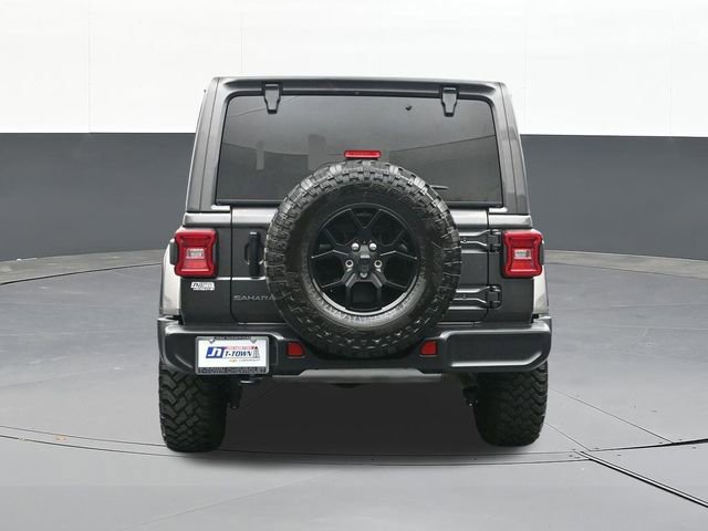 Used 2025 Jeep Wrangler Sahara image 12