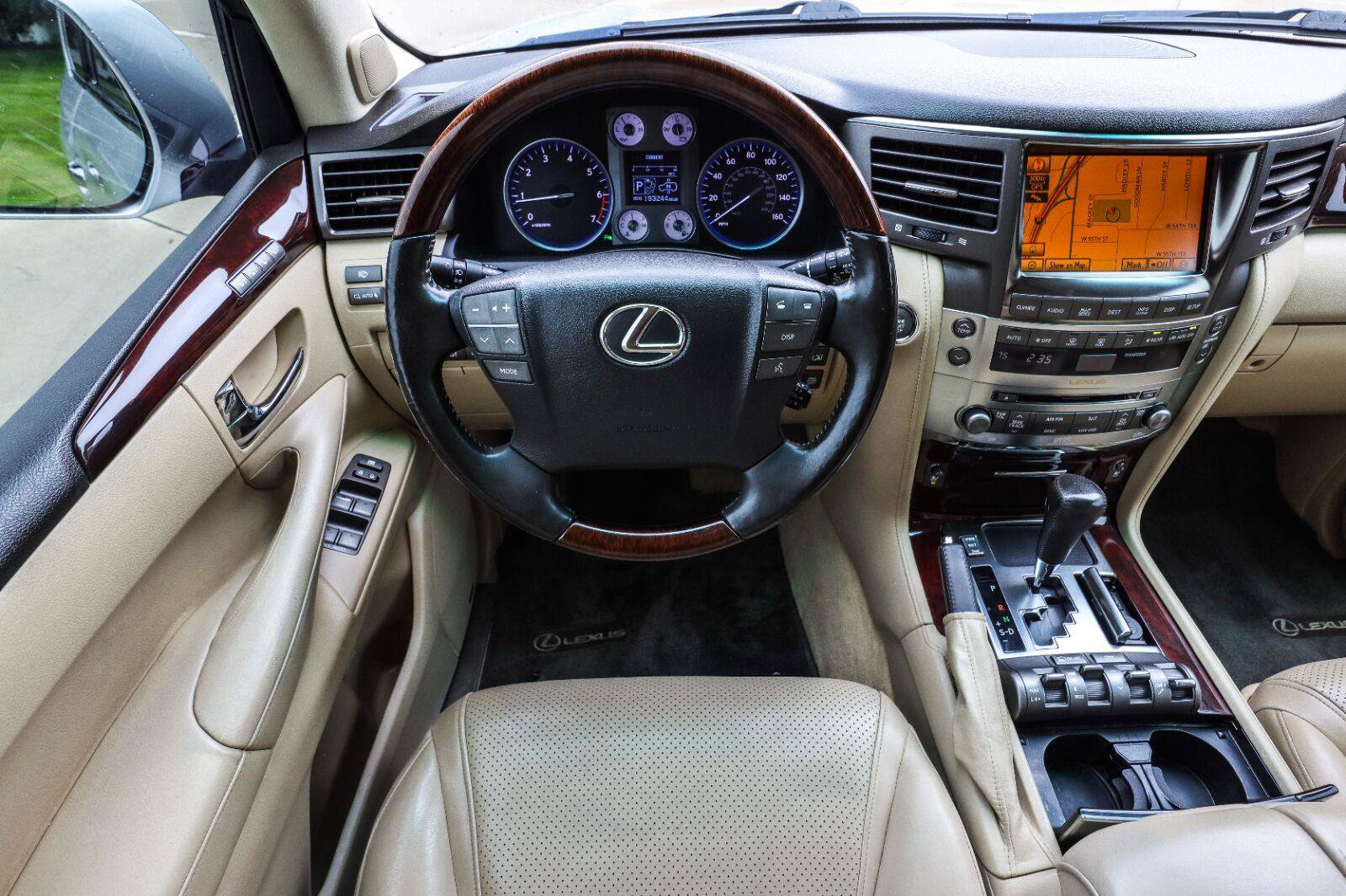 Used 2011 Lexus LX 570 4WD w/ Luxury Pkg image 28