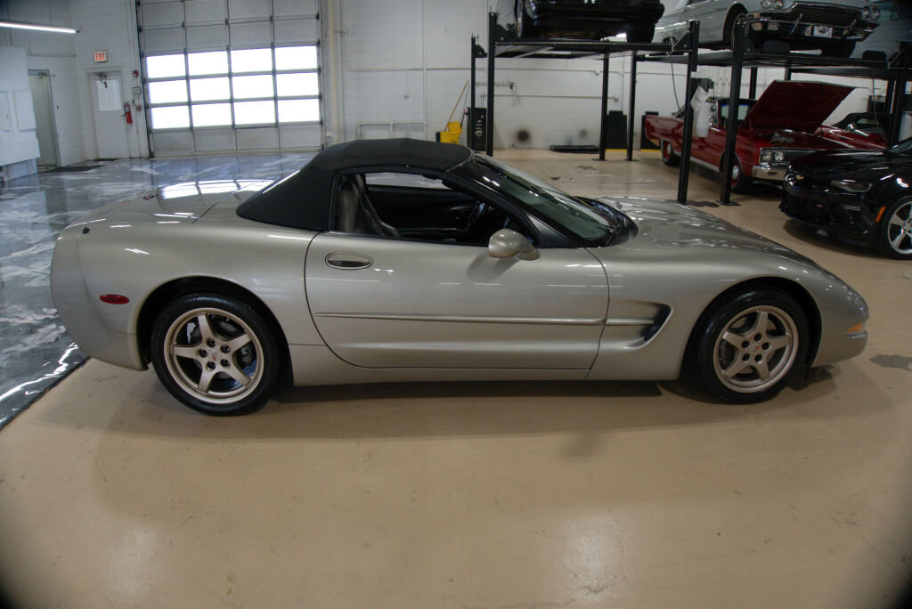 Used 2001 Chevrolet Corvette Convertible w/ Preferred Equipment Group2 image 6