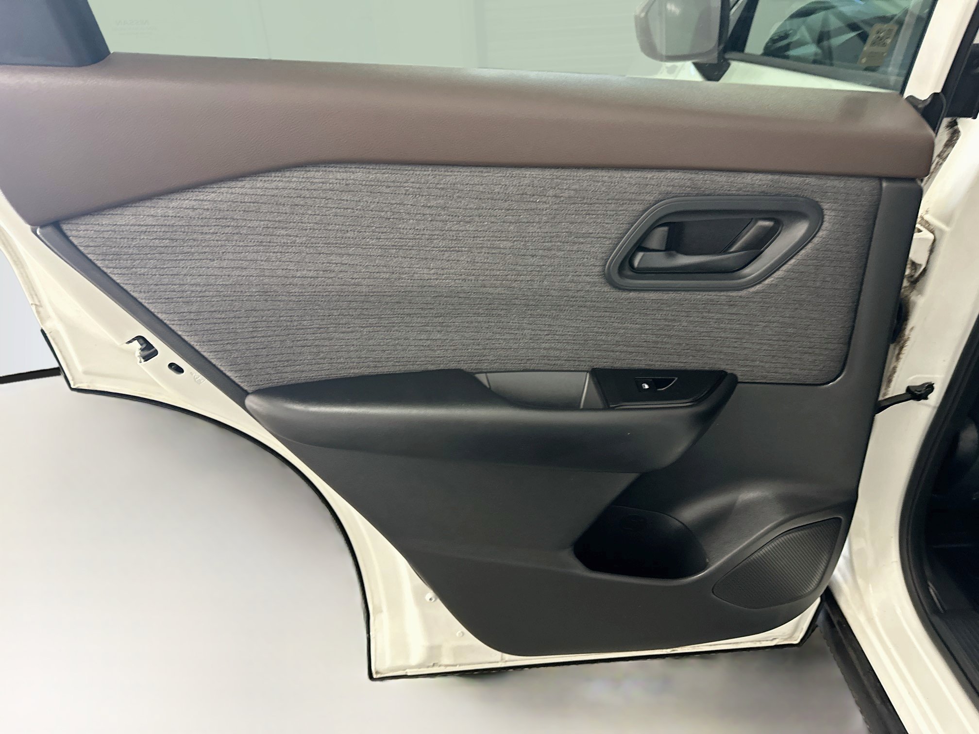 Used 2023 Nissan Rogue S AWD/4WD image 26