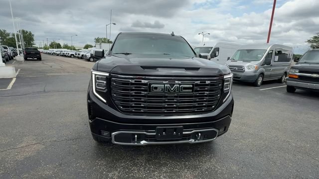 Used 2025 GMC Sierra 1500 Denali Ultimate AWD/4WD image 3