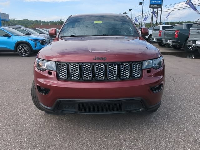 Used 2019 Jeep Grand Cherokee Altitude AWD/4WD image 4