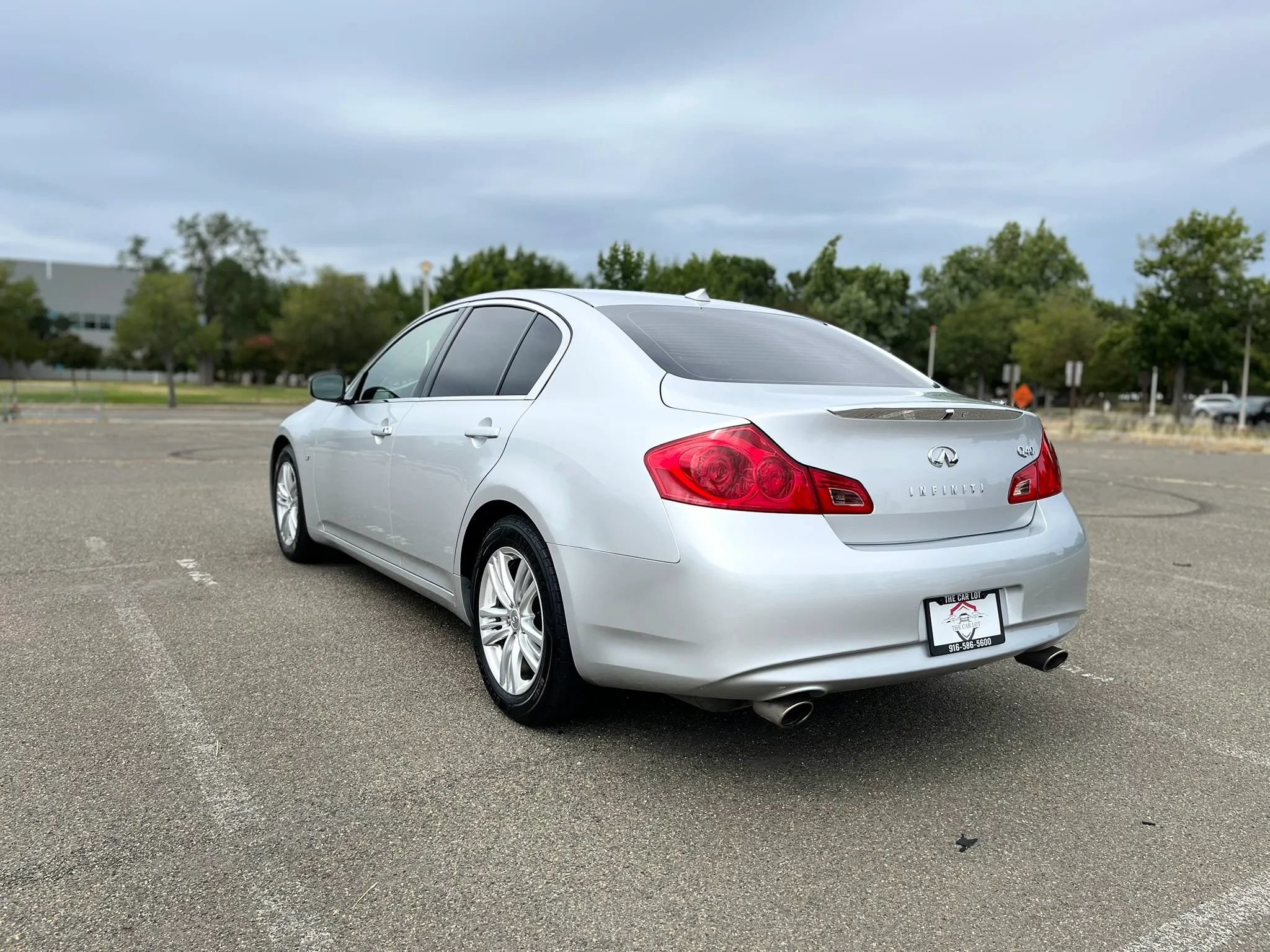 Used 2015 INFINITI Q40 w/ Navigation Package RWD image 7