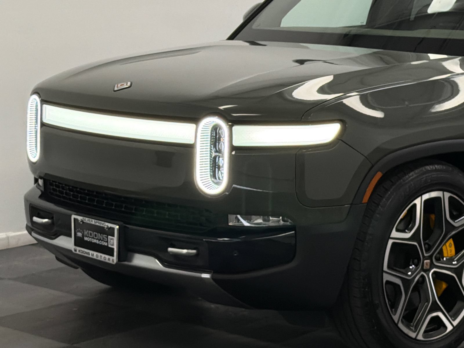Used 2023 Rivian R1T Launch Edition AWD/4WD image 2