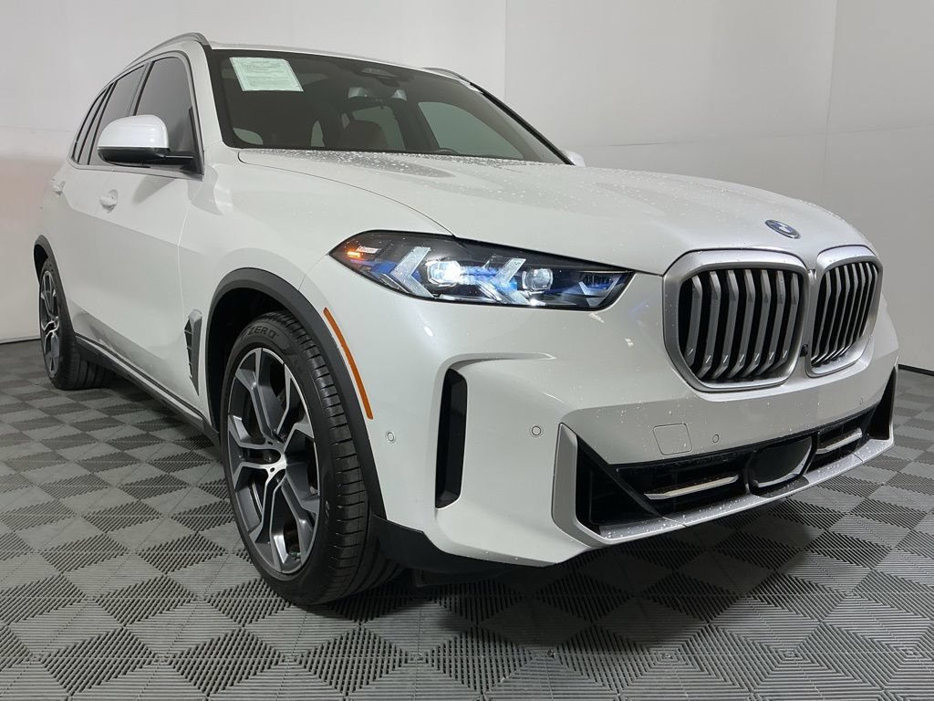 Certified 2025 BMW X5 xDrive50e w/ Executive Package AWD/4WD image 4