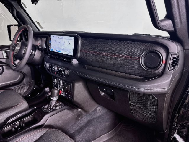 Used 2024 Jeep Wrangler Unlimited Rubicon AWD/4WD image 33