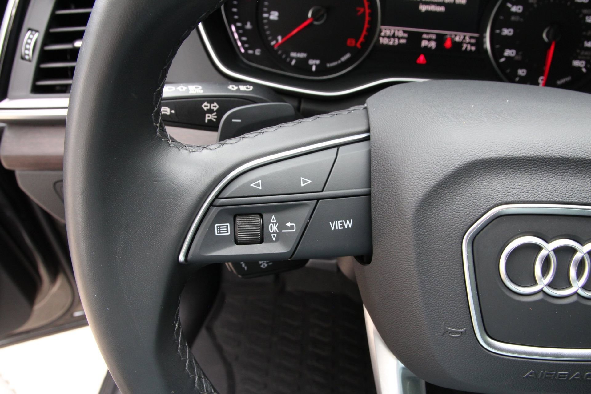 Used 2023 Audi Q5 2.0T Premium w/ Convenience Package image 18