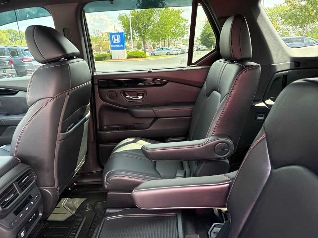 Used 2024 Honda Pilot TrailSport image 21