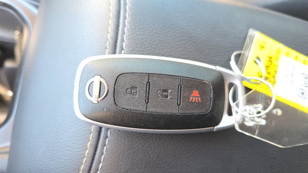 Used 2025 Nissan Kicks SV image 36