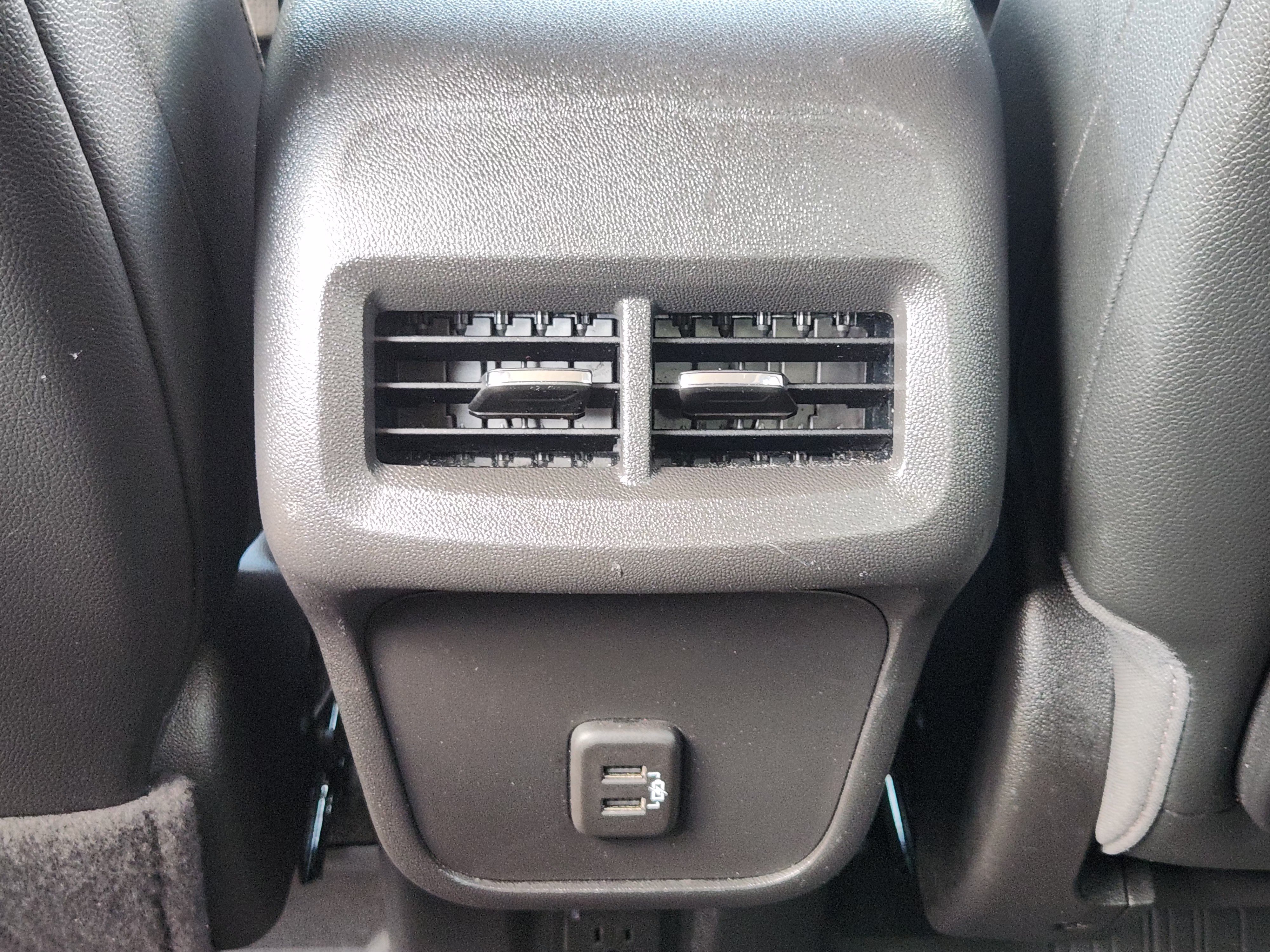 Used 2023 GMC Terrain AT4 w/ Tech Package AWD/4WD image 33