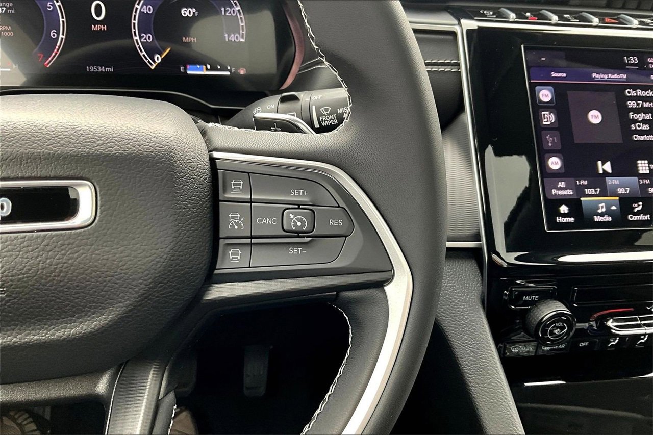 Certified 2024 Jeep Grand Cherokee Laredo X image 29