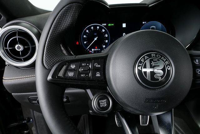 New 2026 Alfa Romeo Tonale w/ Black Premium Package AWD/4WD image 11