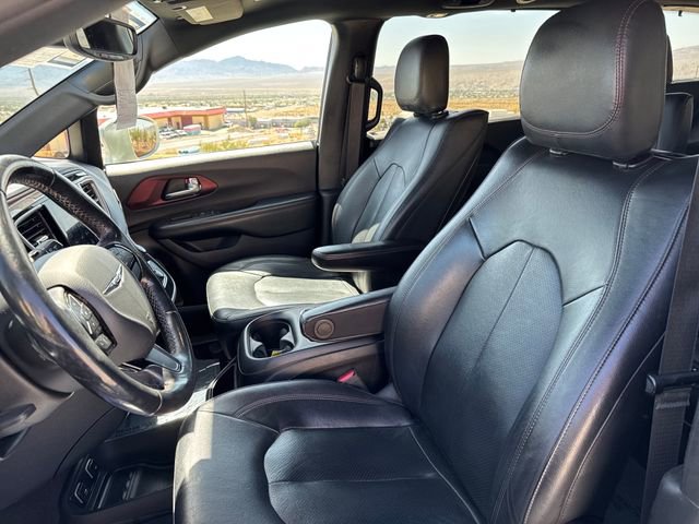 Used 2020 Chrysler Pacifica Touring-L FWD image 9