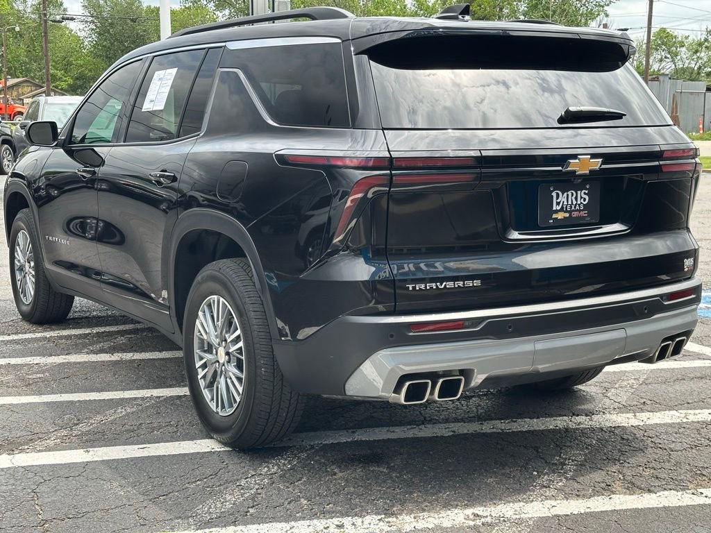 Used 2025 Chevrolet Traverse LT w/ Enhanced Driving Package FWD image 5