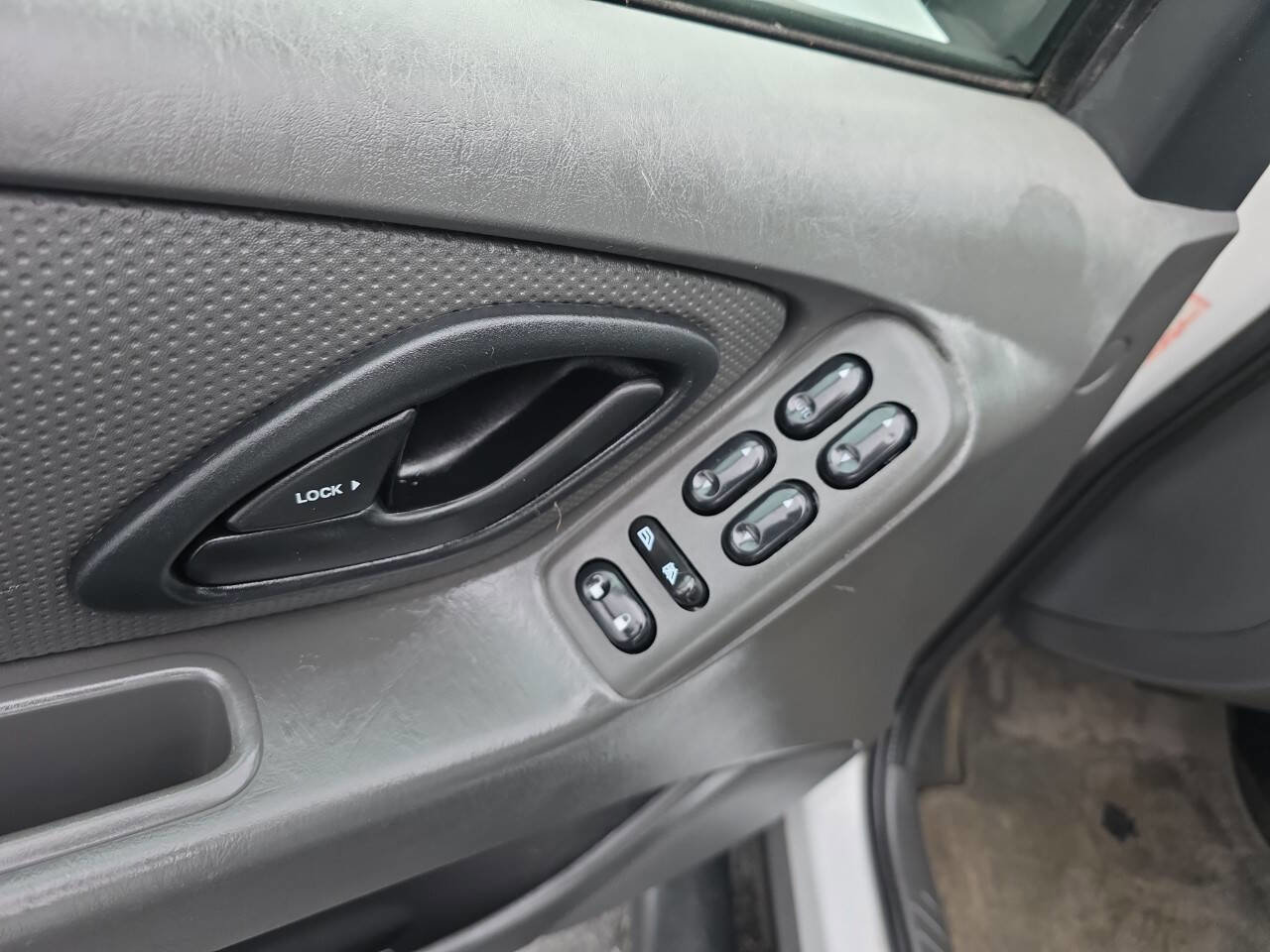 Used 2006 Ford Escape XLS AWD/4WD image 7