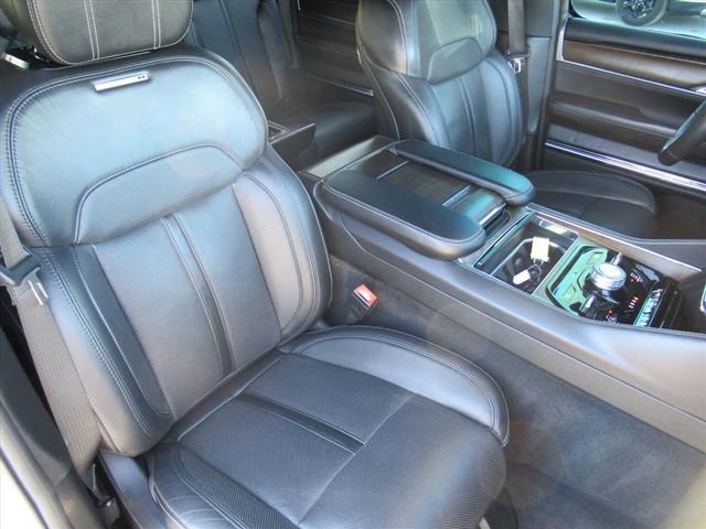 Used 2022 Jeep Grand Wagoneer Series I AWD/4WD image 9