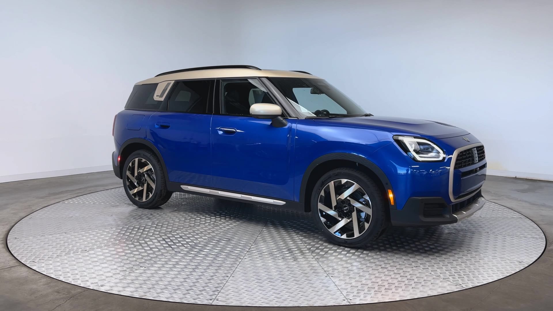 Certified 2026 MINI Cooper Countryman S w/ Comfort Package Max AWD/4WD image 2