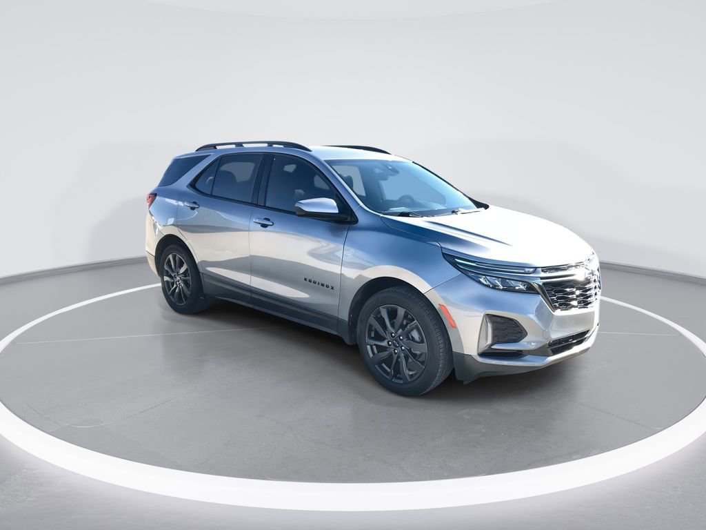 Used 2023 Chevrolet Equinox RS image 2