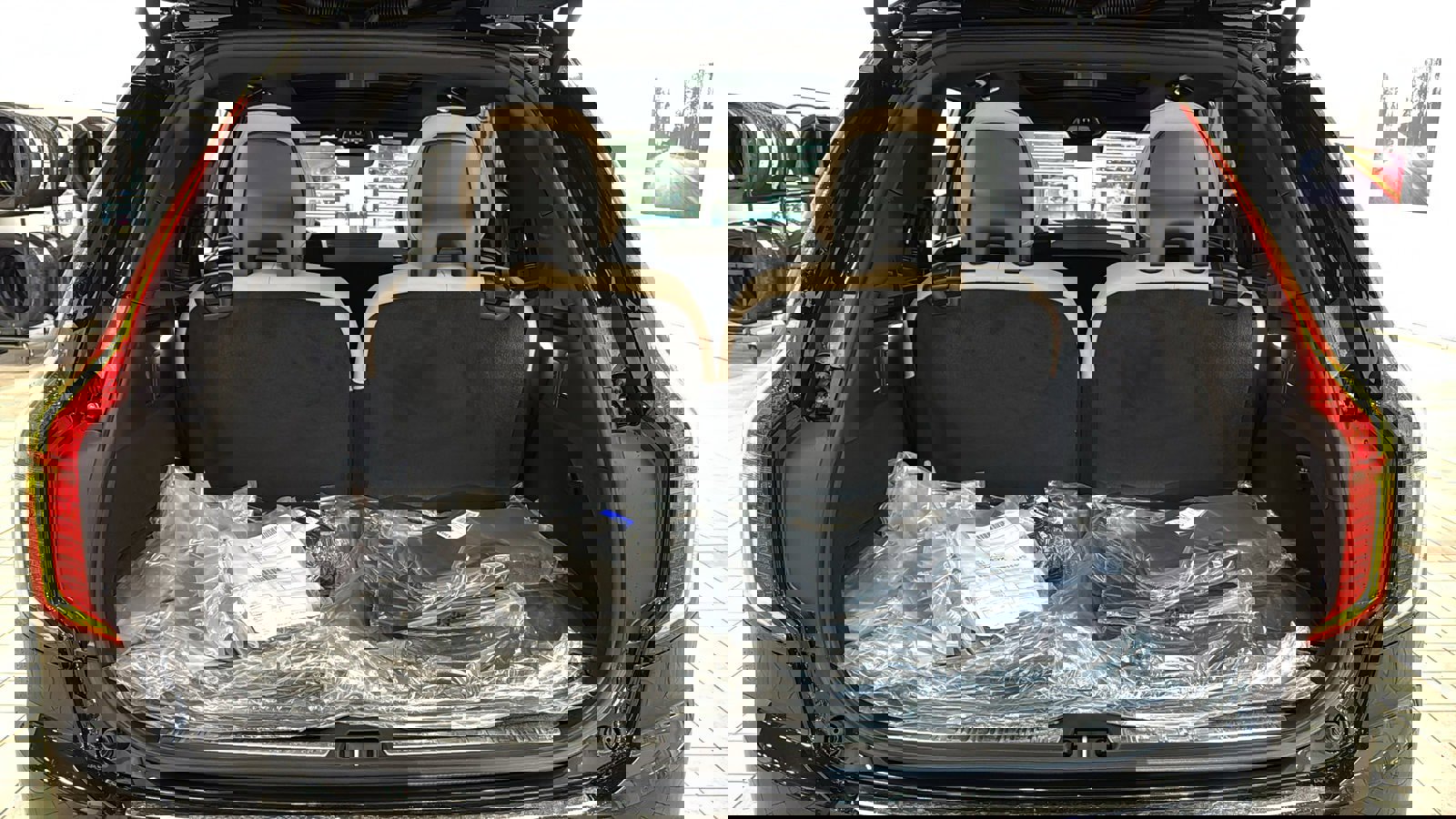 New 2026 Volvo XC90 T8 Plus w/ Protection Package Premier image 31