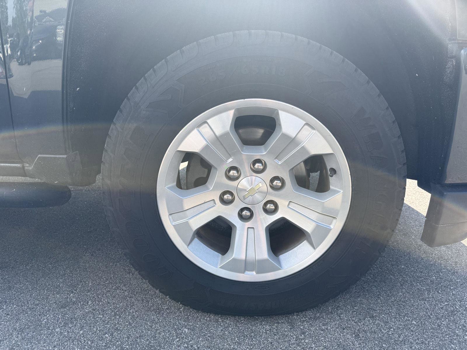 Used 2017 Chevrolet Silverado 1500 LT w/ All Star Edition AWD/4WD image 14