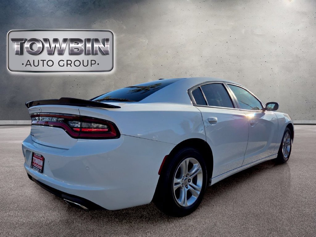 Used 2019 Dodge Charger SXT w/ Leather Interior Group RWD image 4