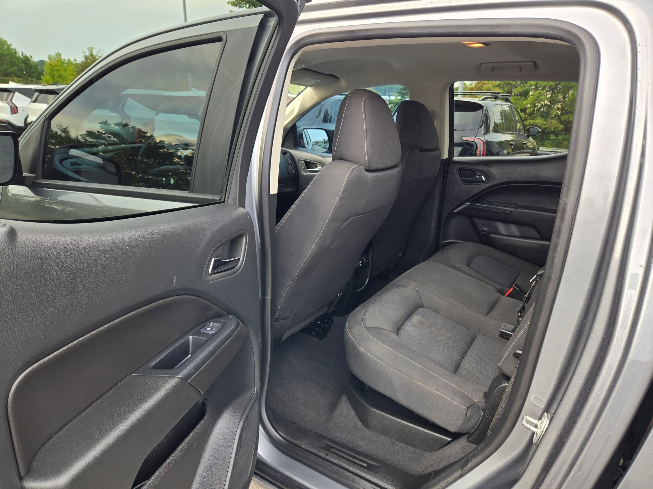 Used 2022 Chevrolet Colorado LT w/ LT Convenience Package image 31