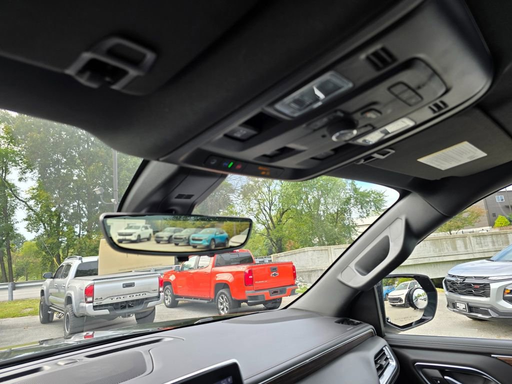 Used 2021 Chevrolet Suburban High Country image 33