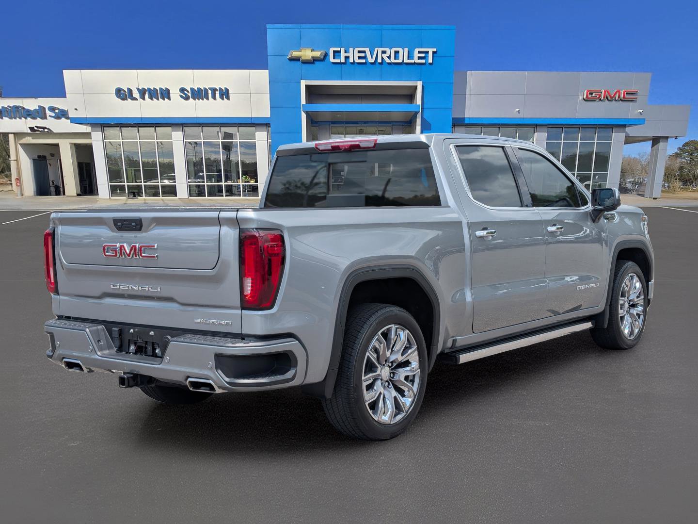 Used 2024 GMC Sierra 1500 Denali w/ Denali Reserve Package image 8
