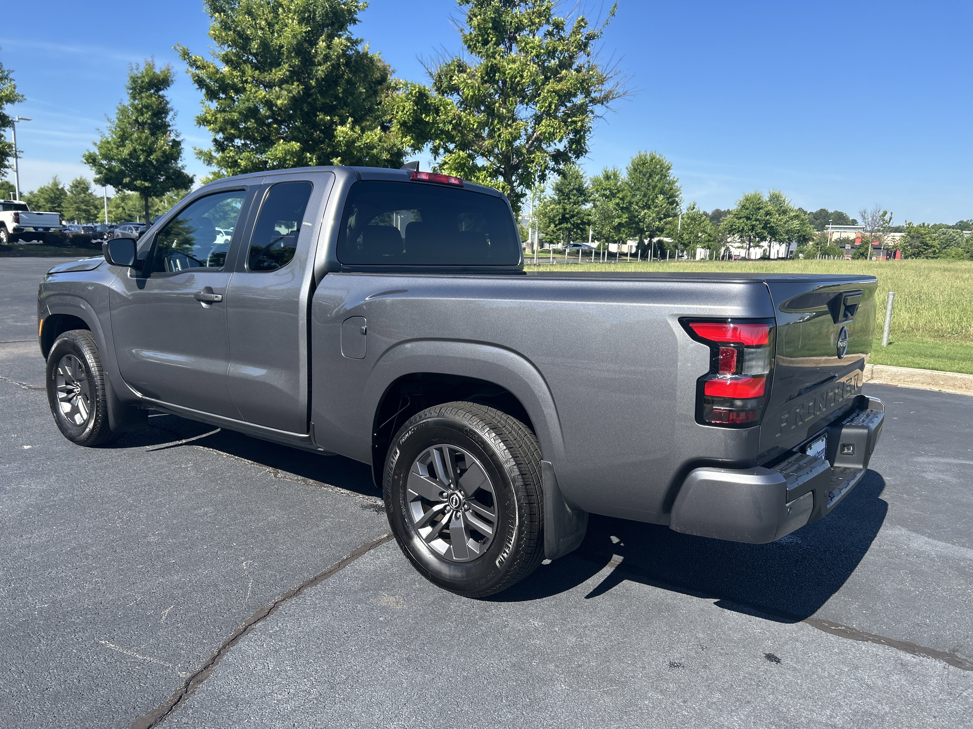 Used 2025 Nissan Frontier SV RWD image 7