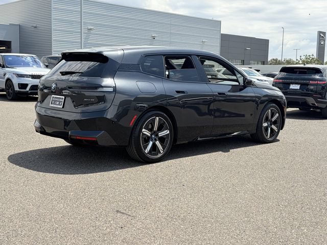 Used 2022 BMW iX xDrive50 w/ Premium Package AWD/4WD image 6