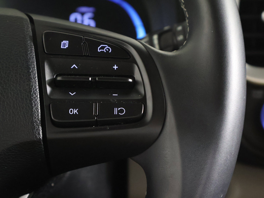 Certified 2024 Hyundai Venue SEL FWD image 37