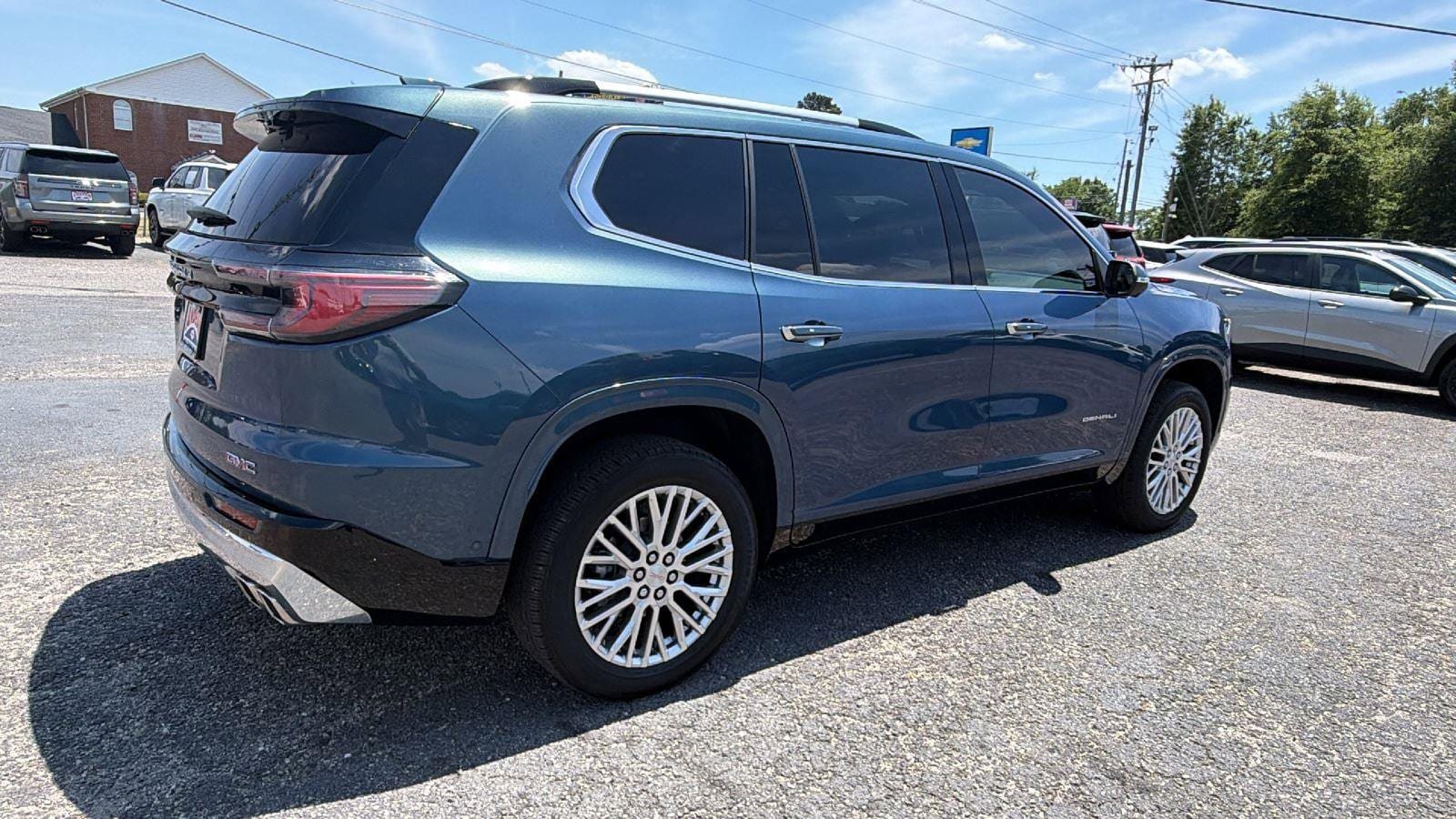 Used 2024 GMC Acadia Denali w/ Super Cruise Package FWD image 5