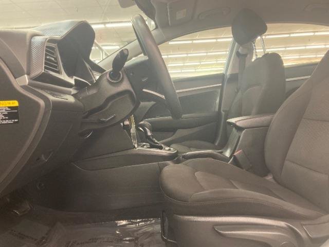 Used 2019 Hyundai Elantra SE w/ Cargo Package FWD image 8