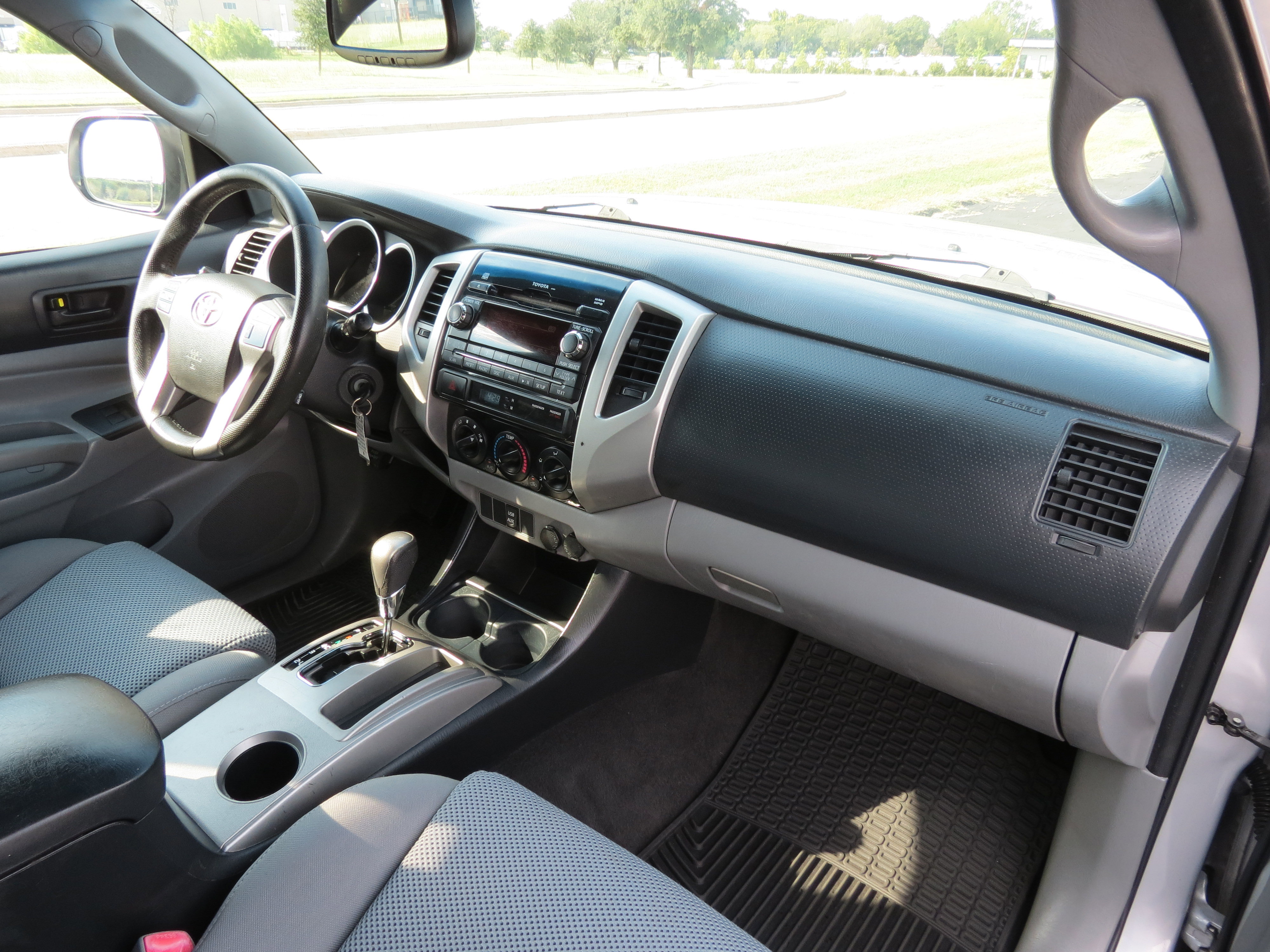 Used 2012 Toyota Tacoma PreRunner w/ TRD Off-Road Pkg RWD image 31