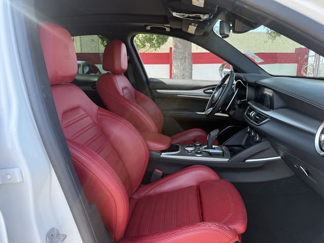 Used 2022 Alfa Romeo Stelvio Veloce AWD/4WD image 31