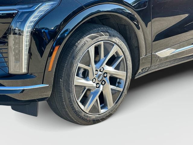 New 2026 Cadillac Optiq Luxury 1 image 17