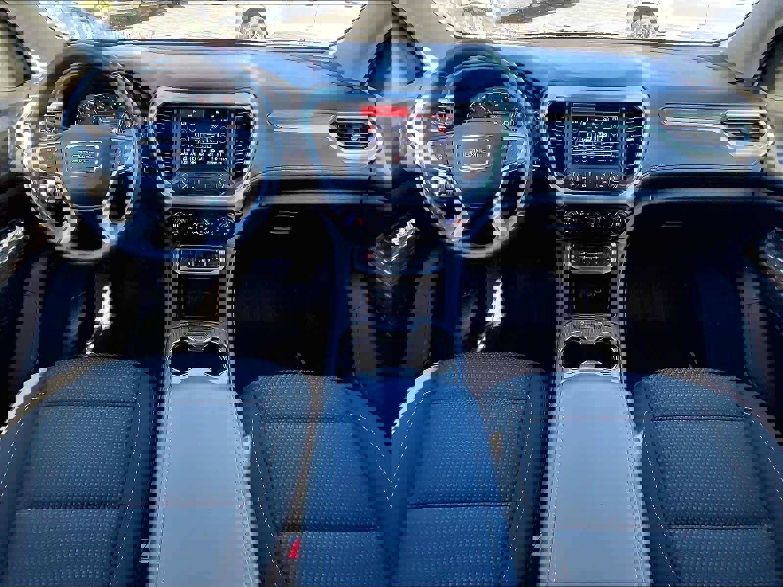 Used 2022 GMC Acadia SLE image 21