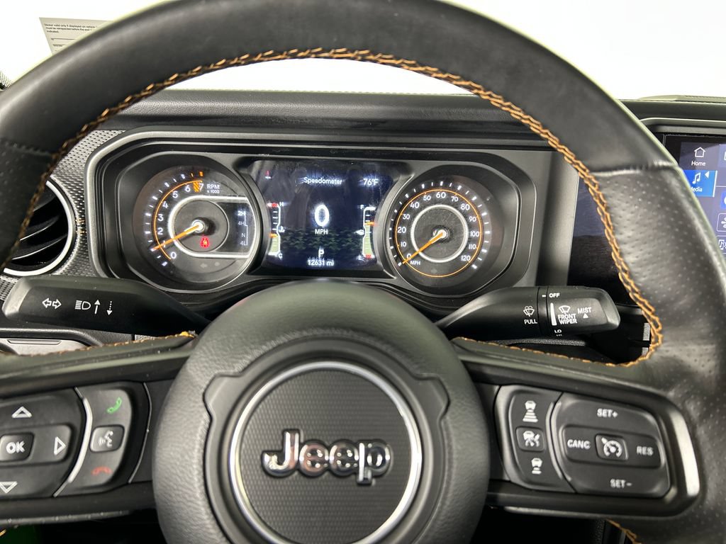 Used 2025 Jeep Gladiator Mojave w/ Convenience Group AWD/4WD image 14