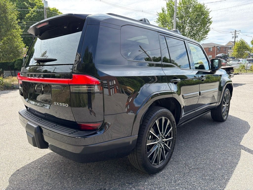 Used 2025 Lexus GX 550 w/ Accessory Package (2T) AWD/4WD image 7